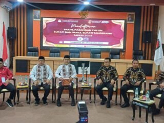 H Ombi-H Irvansyah Asmat Daftar ke KPUD Kabupaten Tangerang