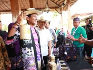 Pj Bupati Tangerang Berharap Topi Bambu  Bisa Mendunia