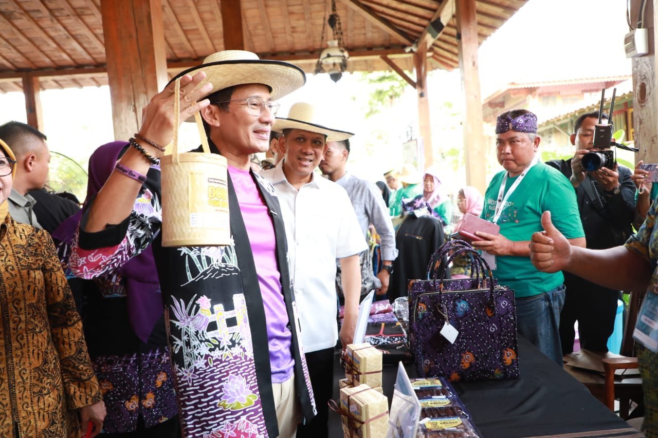 Pj Bupati Tangerang Berharap Topi Bambu  Bisa Mendunia